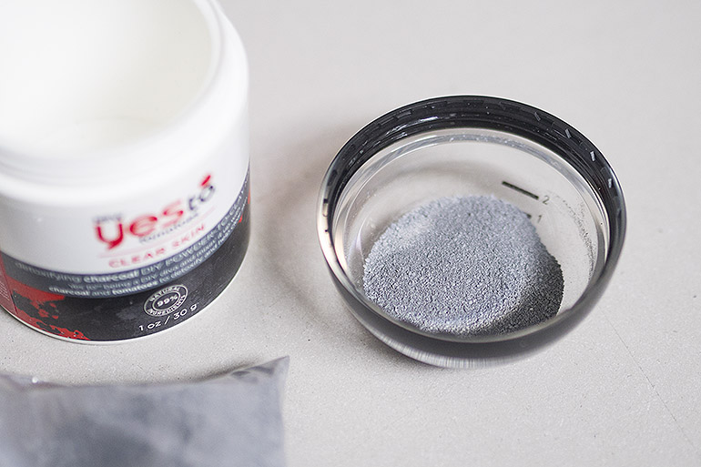 Yes To Tomatoes Detoxifying Charcoal DIY Powder To Paste Mask