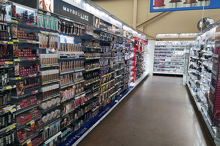 Kosmetiikkashoppailu Montrealissa Walmart